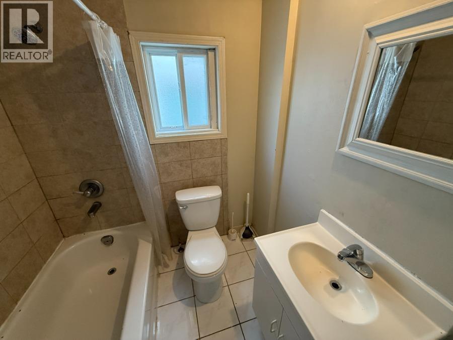 301 E 41st Avenue Property Photo 5