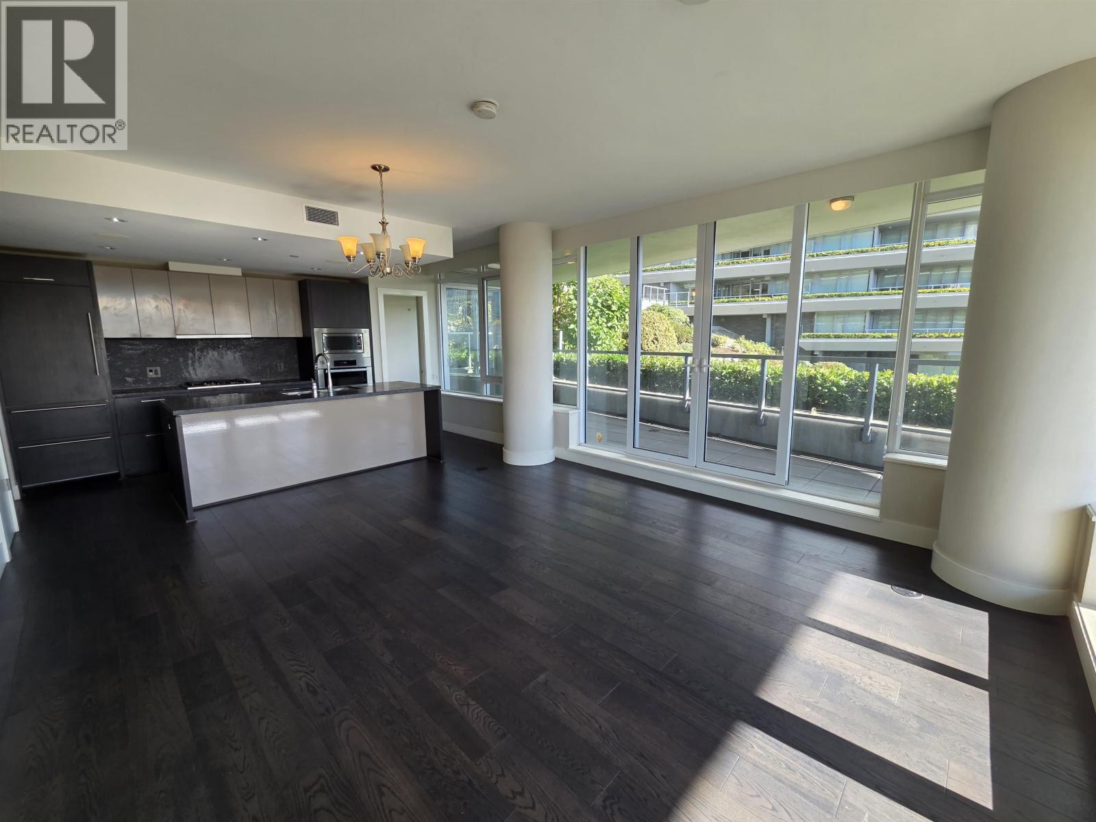 100 888 Arthur Erickson Place Property Photo 3