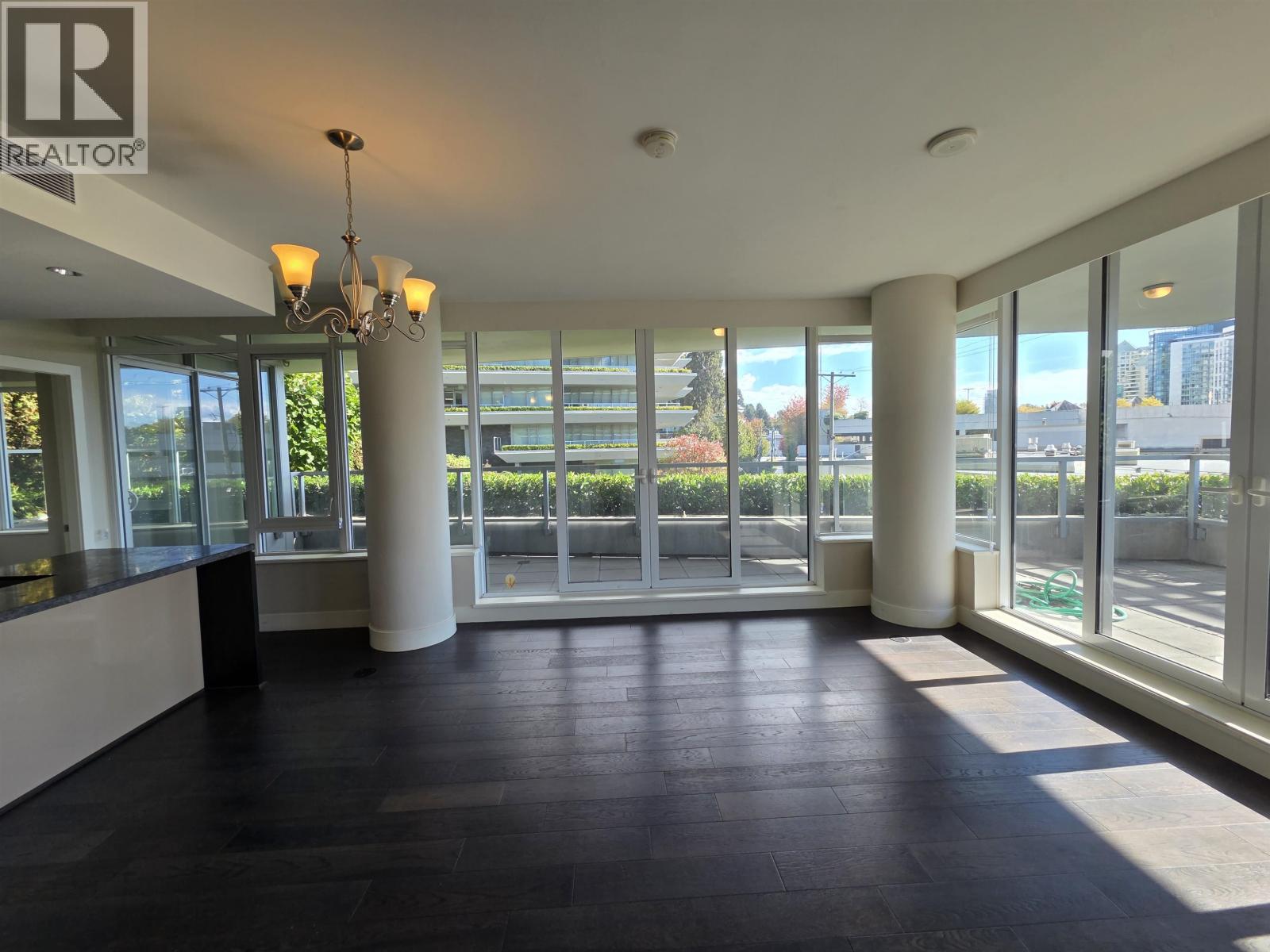 100 888 Arthur Erickson Place Property Photo 5
