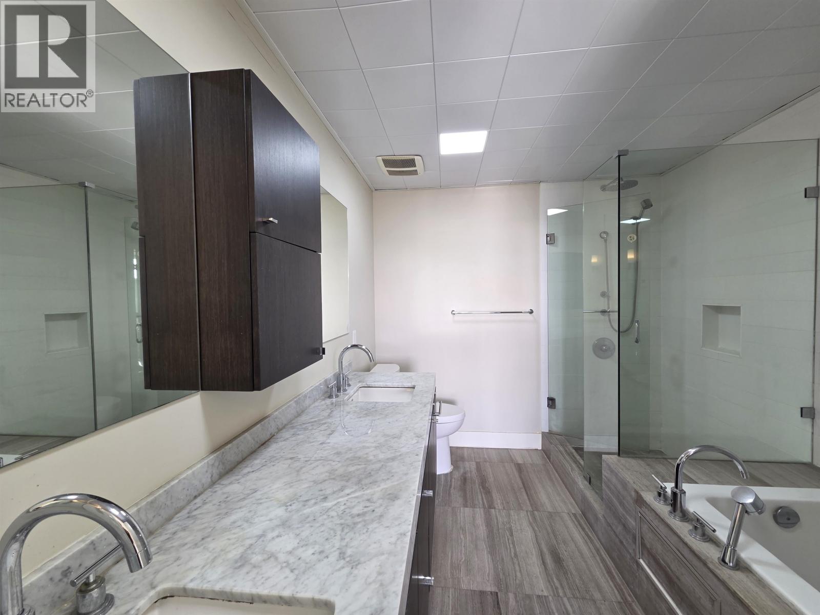 100 888 Arthur Erickson Place Property Photo 7