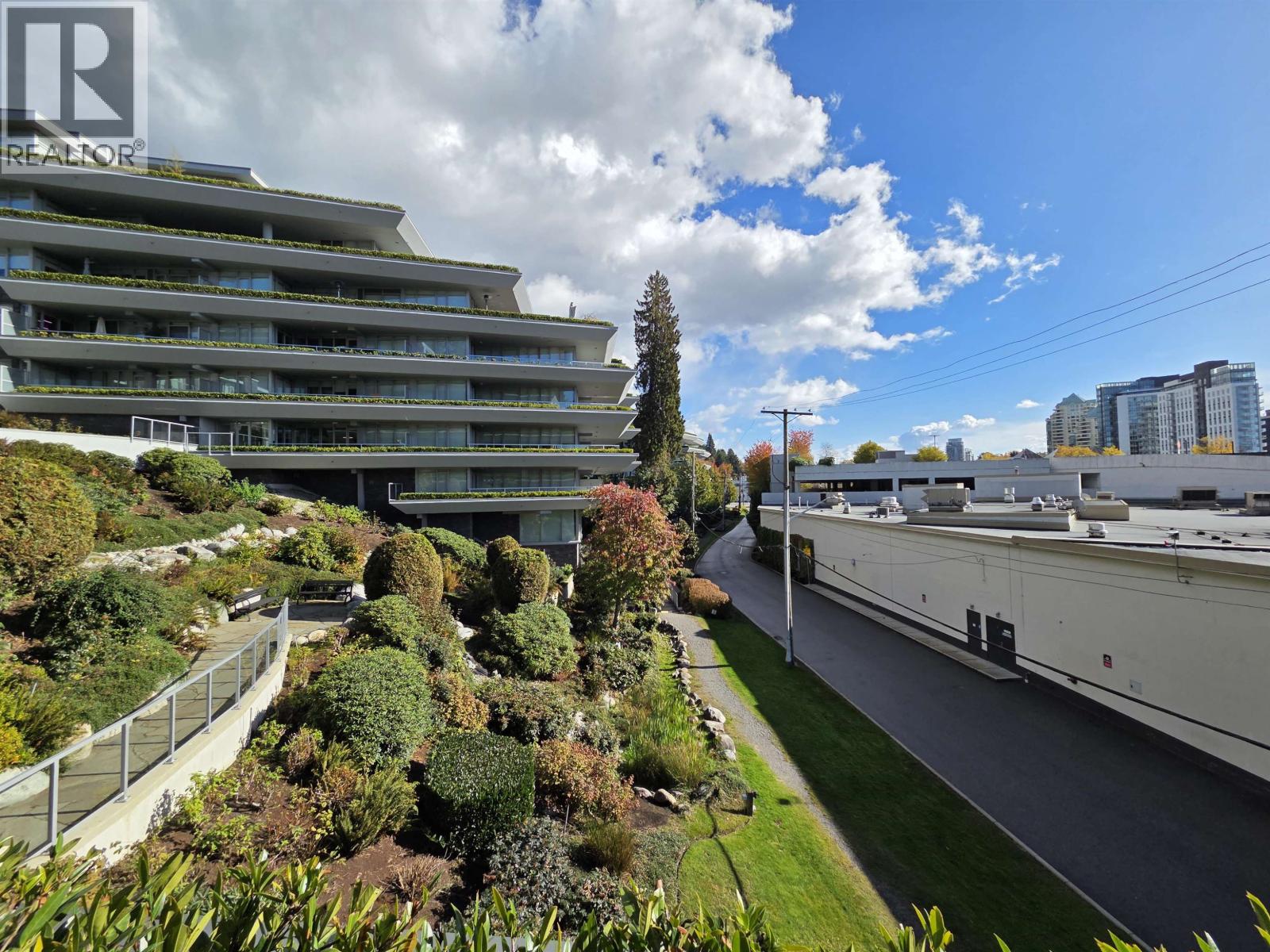 100 888 Arthur Erickson Place Property Photo 13