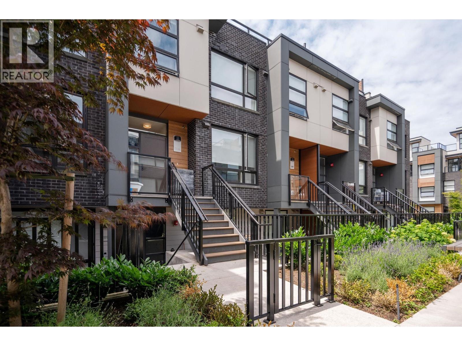 206 6085 Irmin Street Property Photo 1