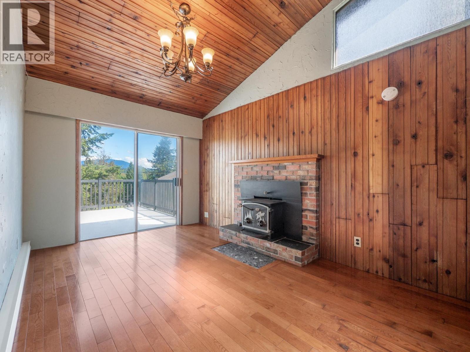 642 Gower Point Road Property Photo 3
