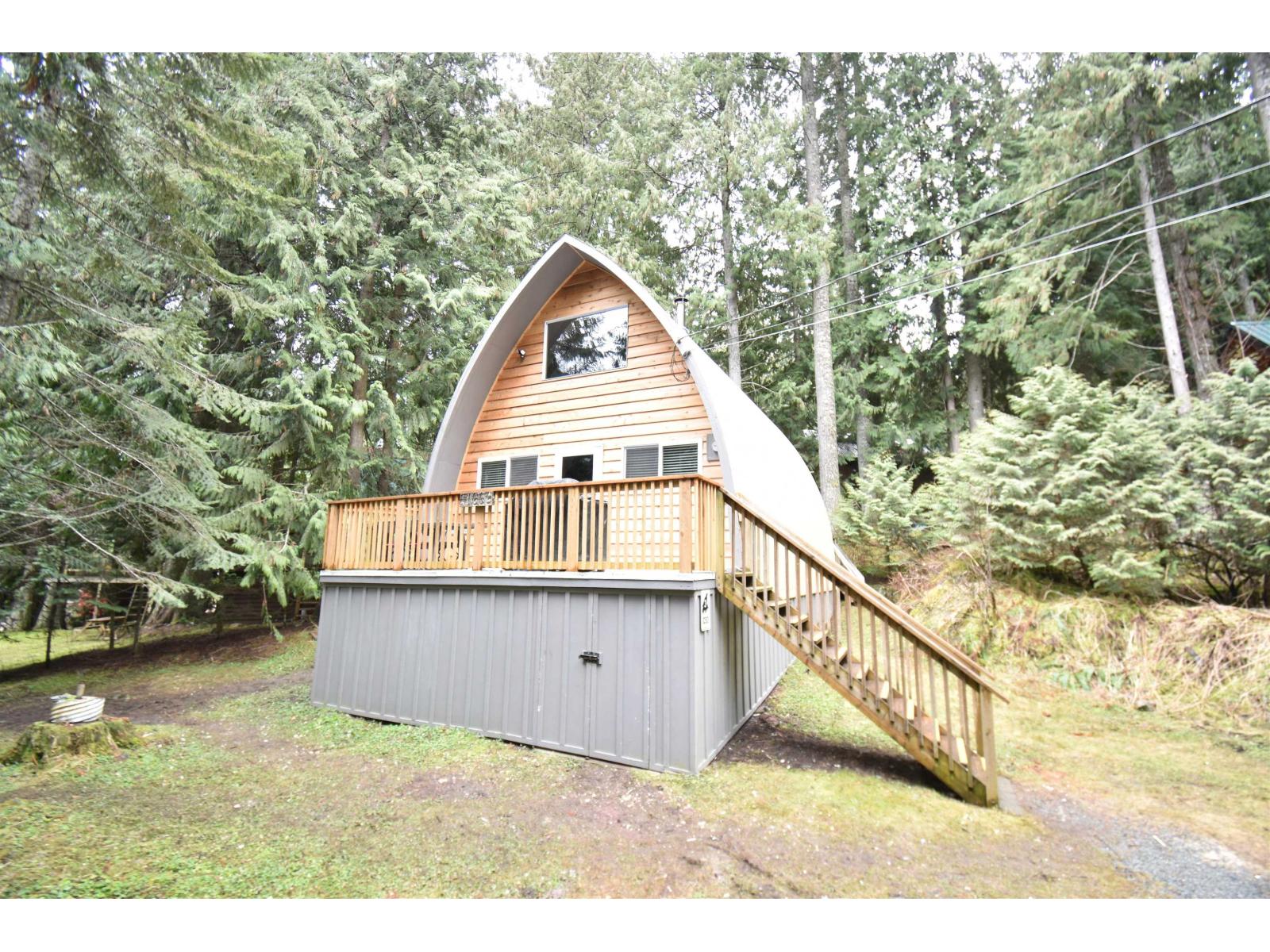 71666 Needle Narrows Property Photo 1