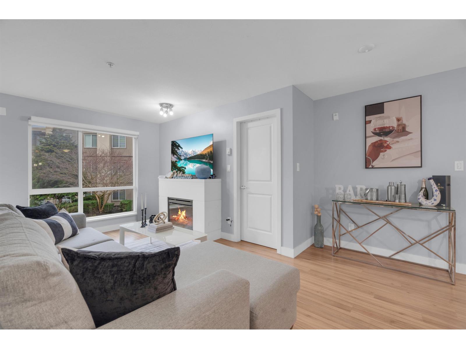 352 15850 26 AVENUE Property Photo 1