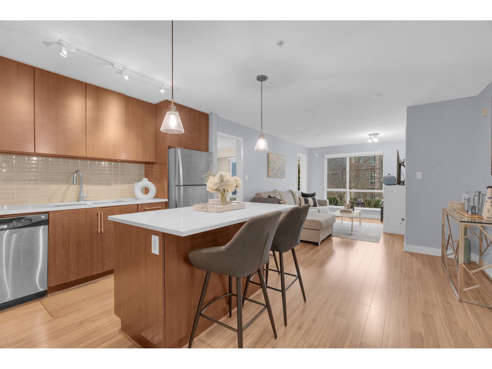 352 15850 26 Avenue Property Photo 6