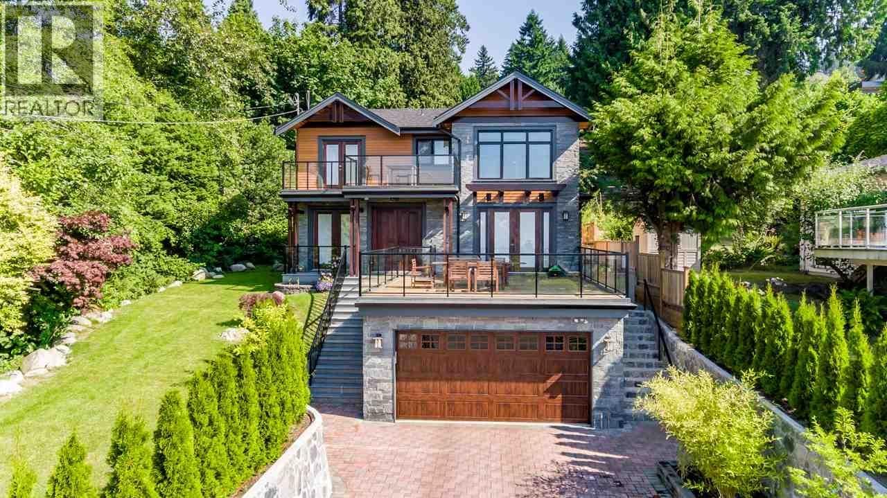 2479 Ottawa Avenue Property Photo 3