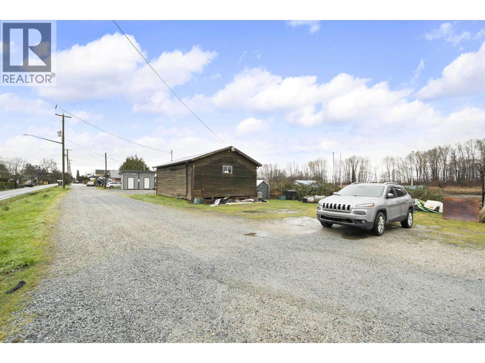 4505 W River Road Property Photo 10