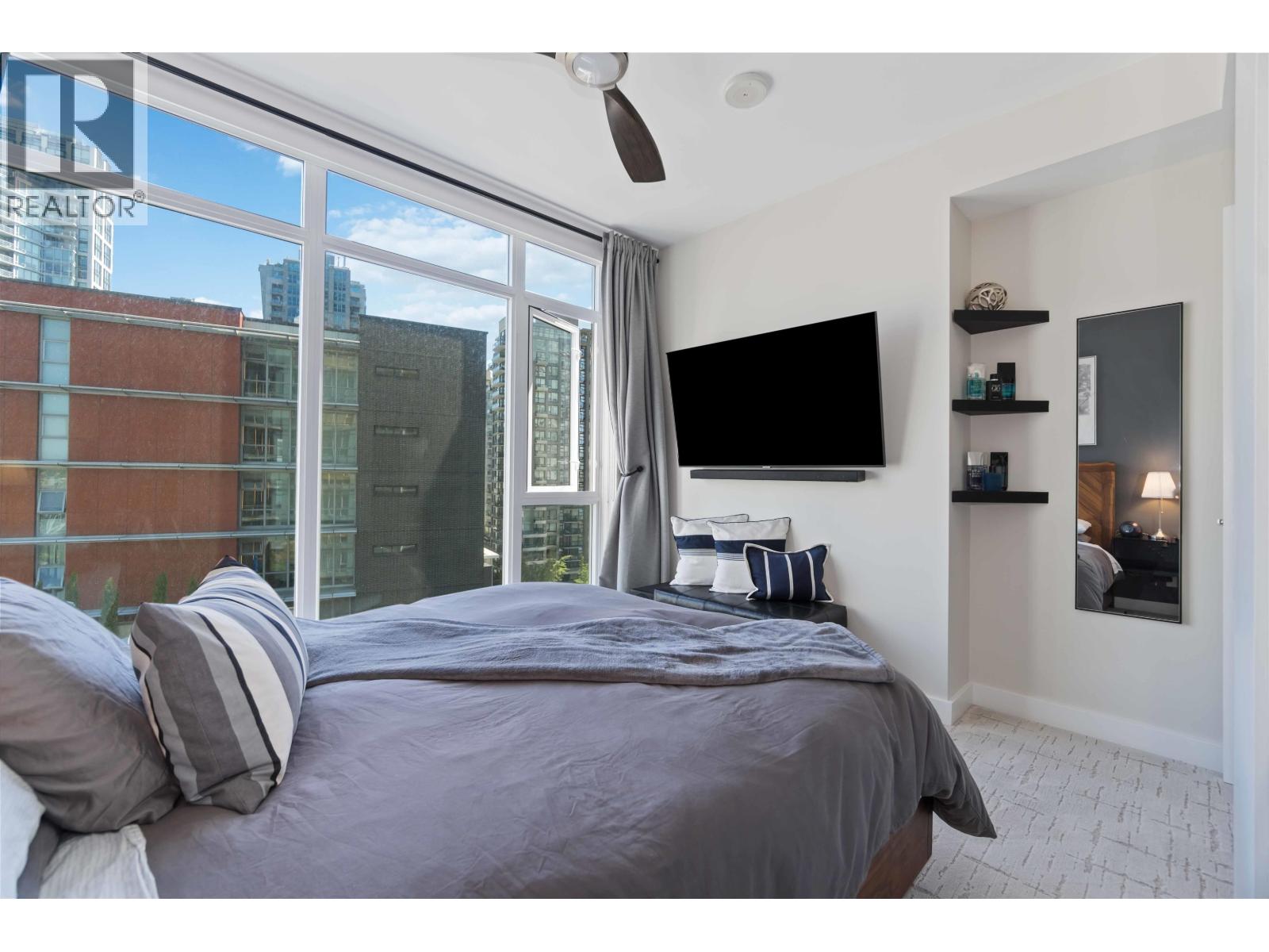 1205 1372 Seymour Street Property Photo 6