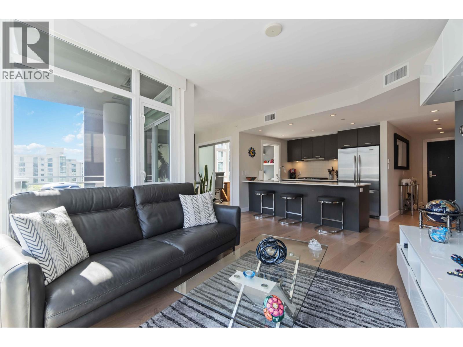 1205 1372 Seymour Street Property Photo 10
