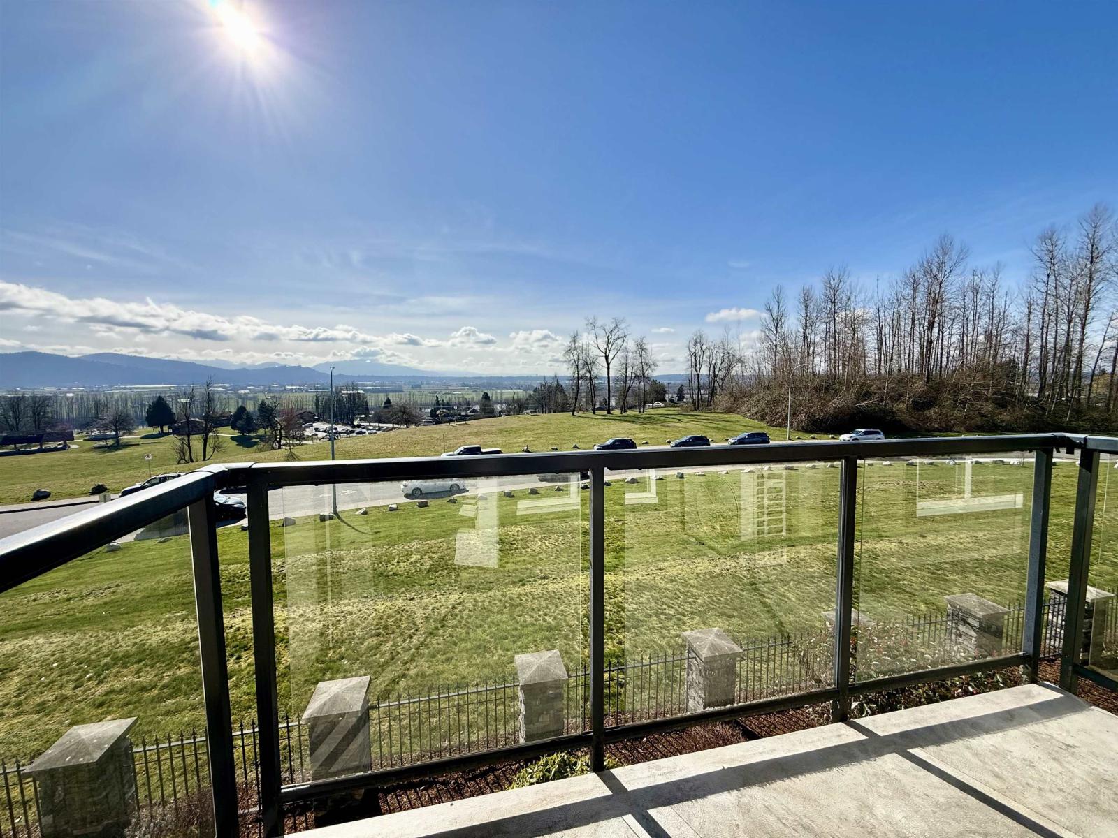 A222 33755 7th Avenue Property Photo 11
