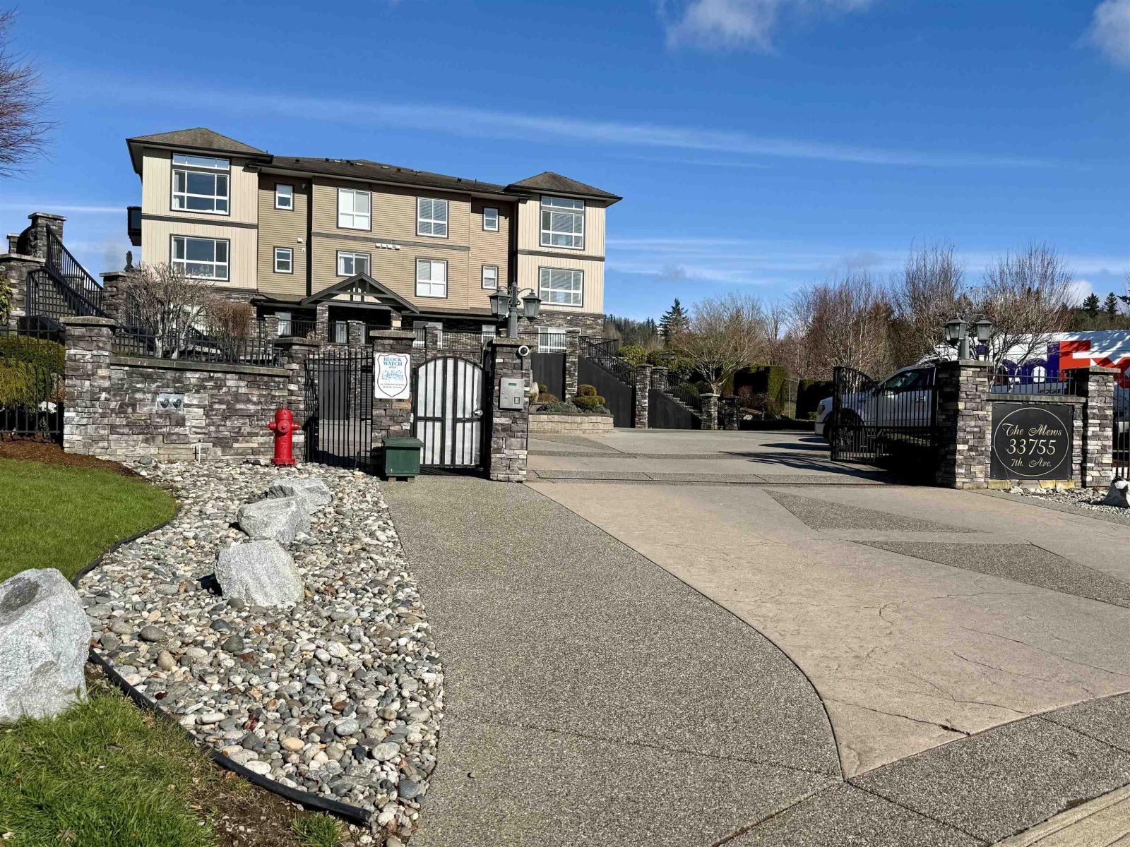 A222 33755 7th Avenue Property Photo 15