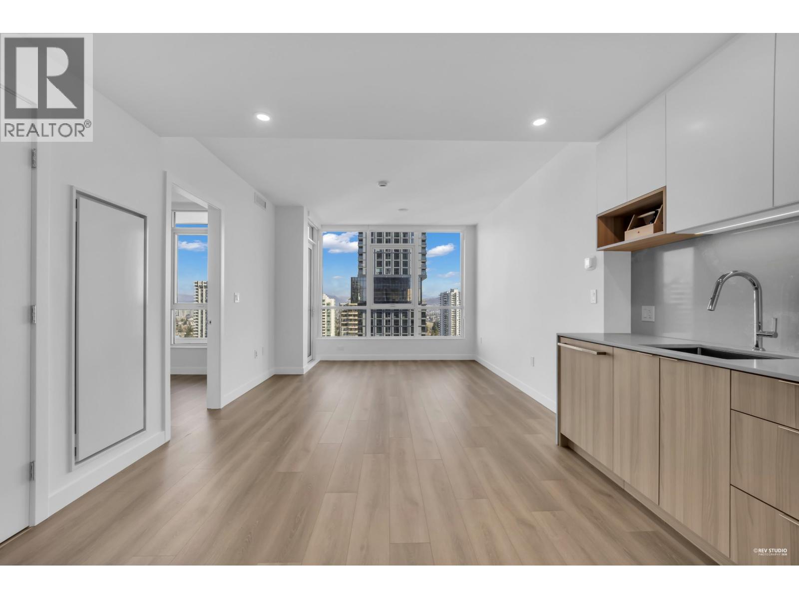 1702 6087 Wilson Avenue Property Photo 6