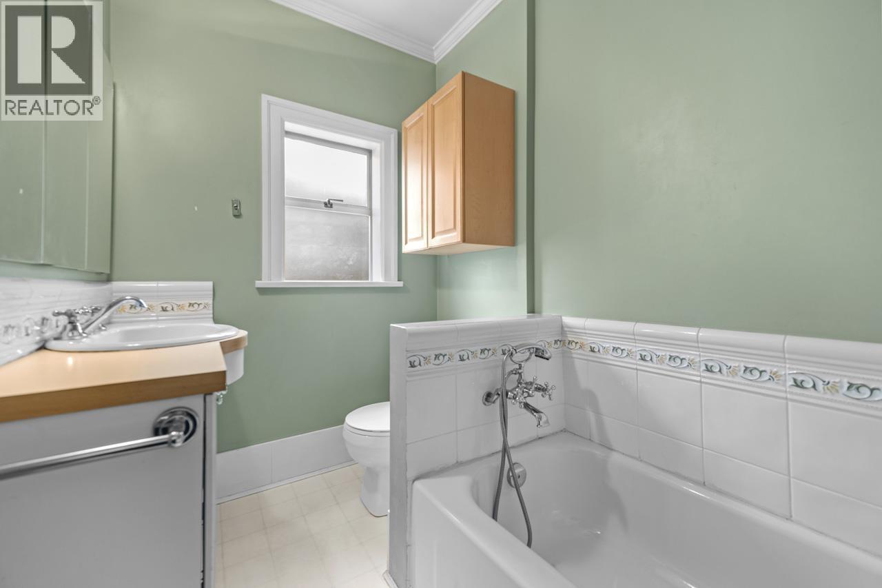 4278 W 12th Avenue Property Photo 11