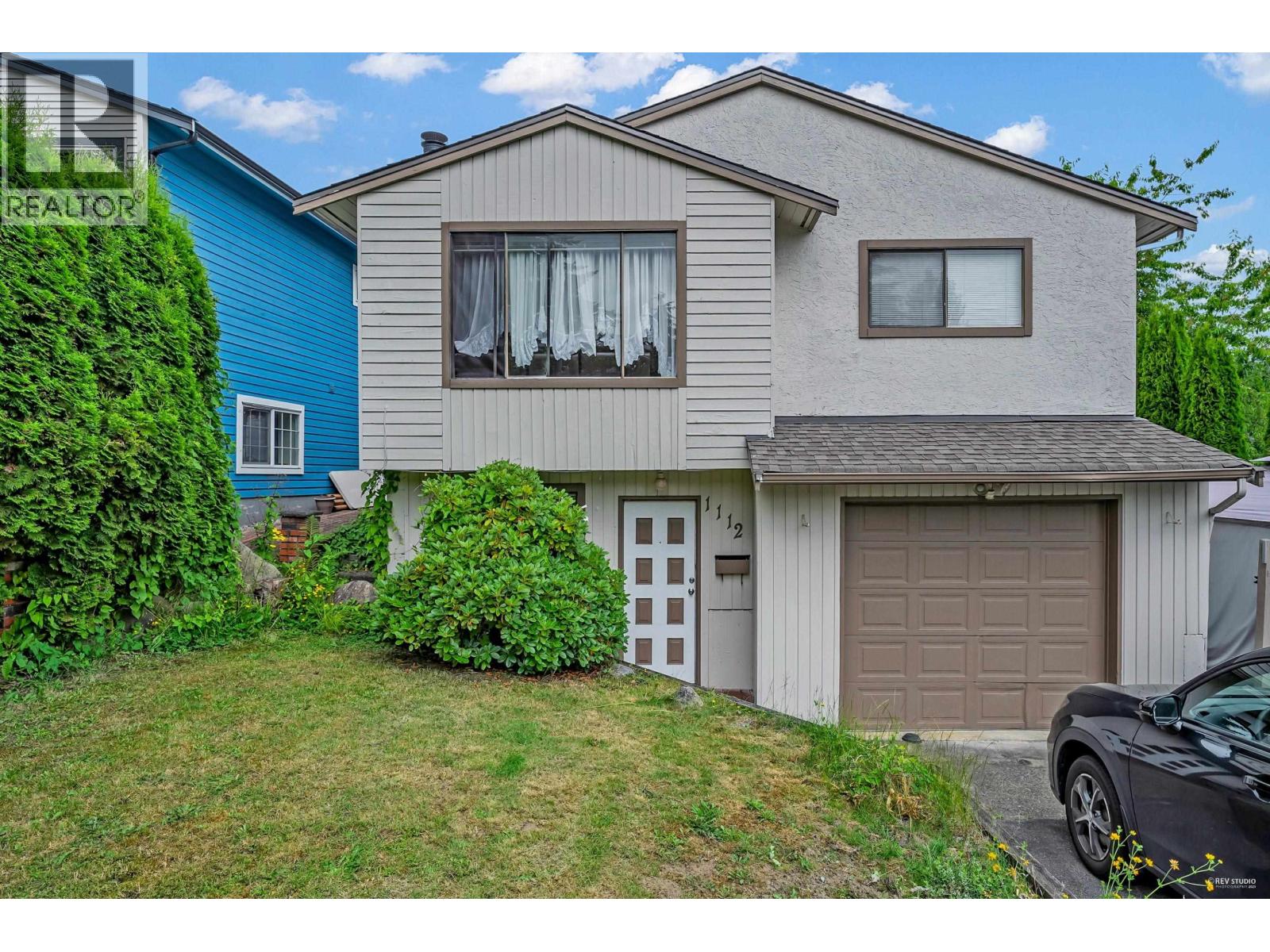 1112 Hansard Crescent Property Photo 1