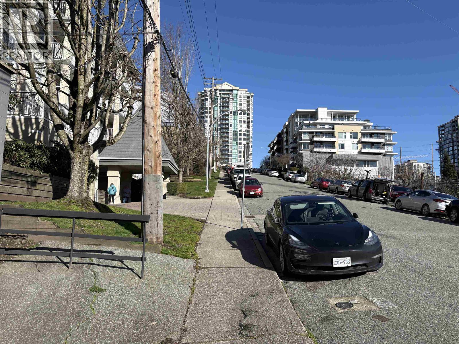 305 1035 AUCKLAND STREET Property Photo 1