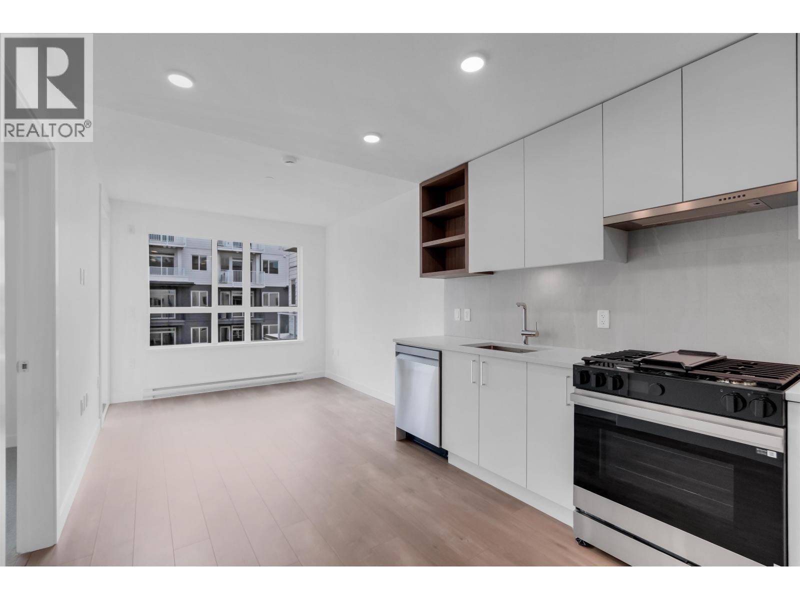 514 723 Grover Avenue Property Photo 2