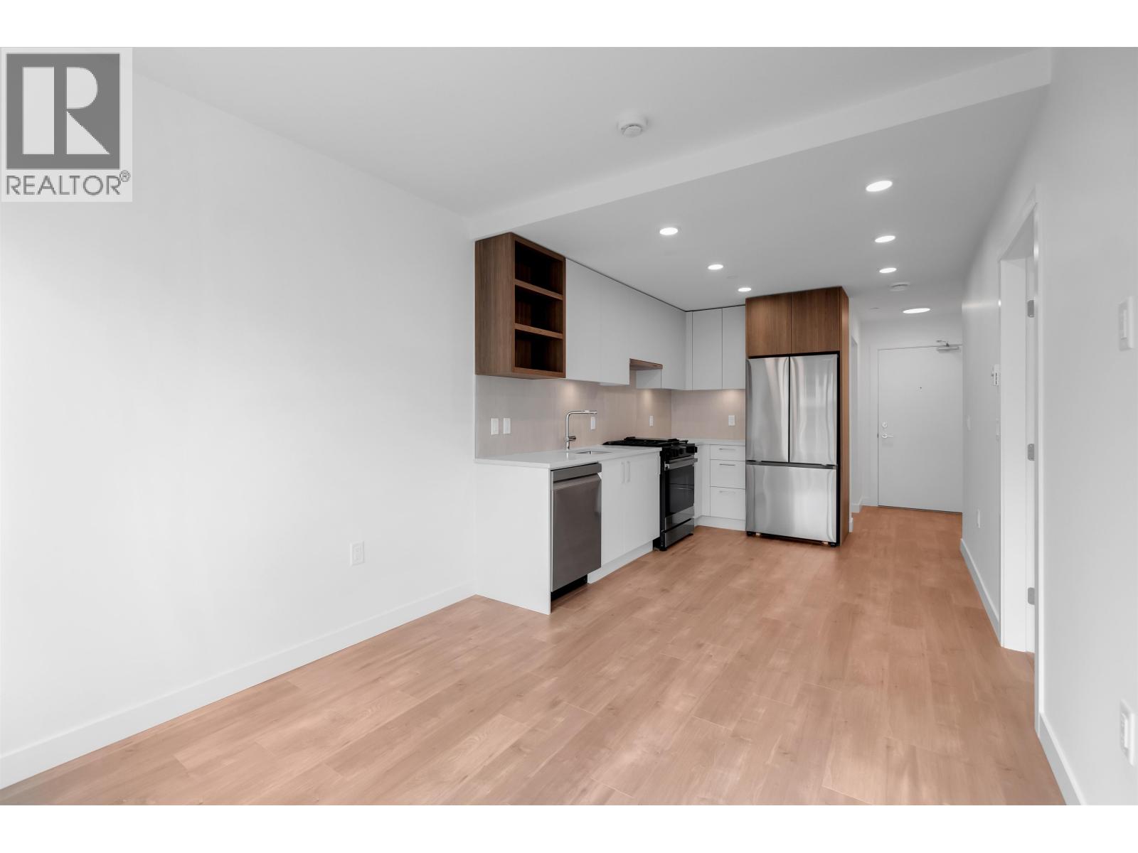 514 723 Grover Avenue Property Photo 4