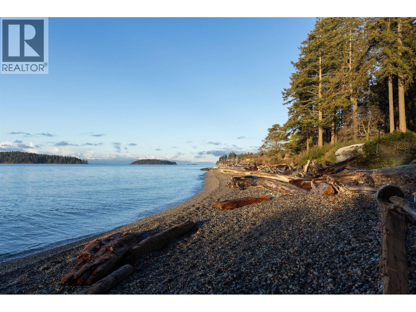 5845 Sunshine Coast Highway Property Photo 1