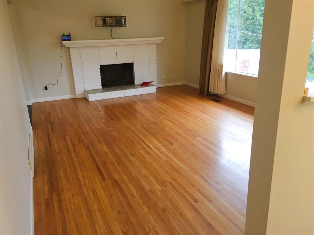 16768 26 Avenue Property Photo 4