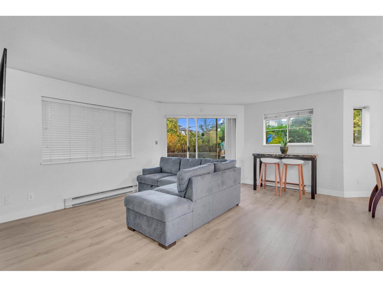 111 12101 80 Avenue Property Photo 3