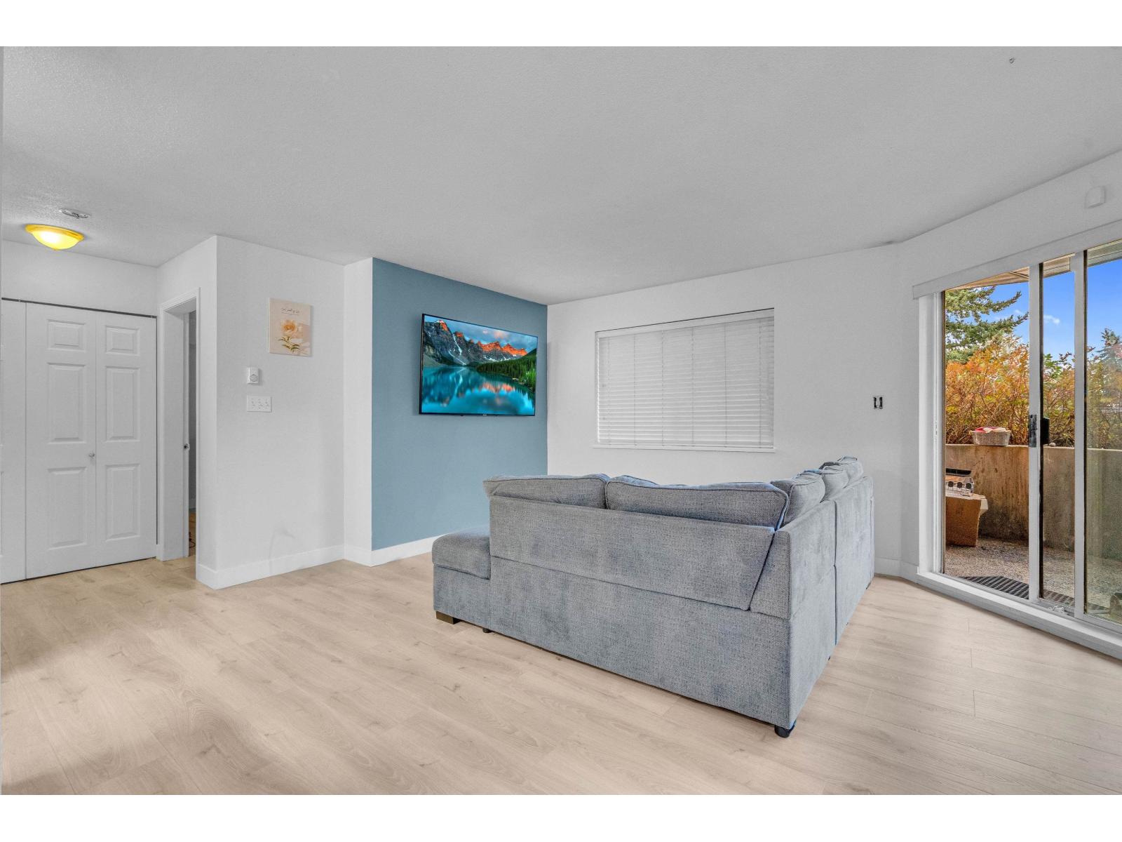 111 12101 80 Avenue Property Photo 4