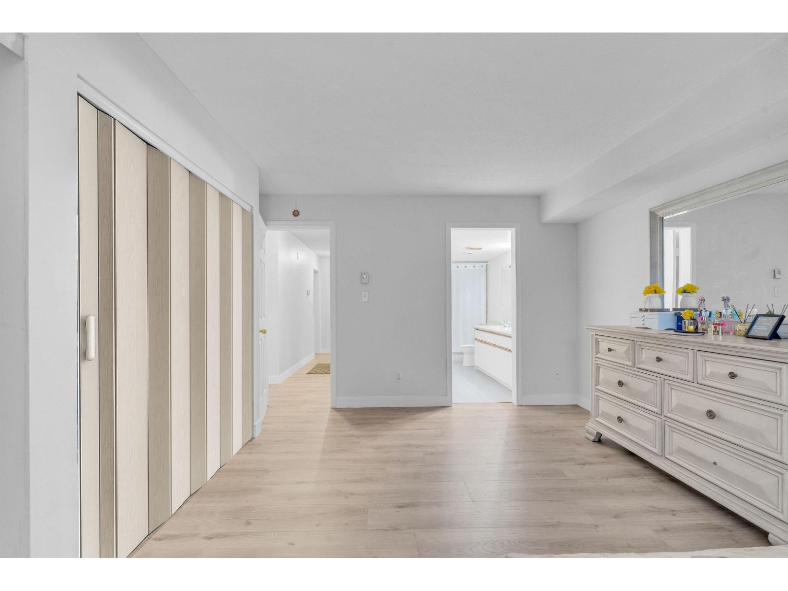 111 12101 80 Avenue Property Photo 13
