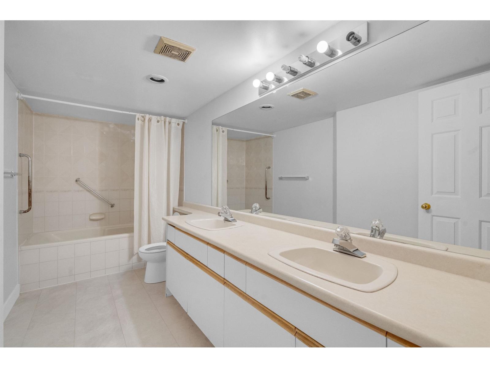 111 12101 80 Avenue Property Photo 14
