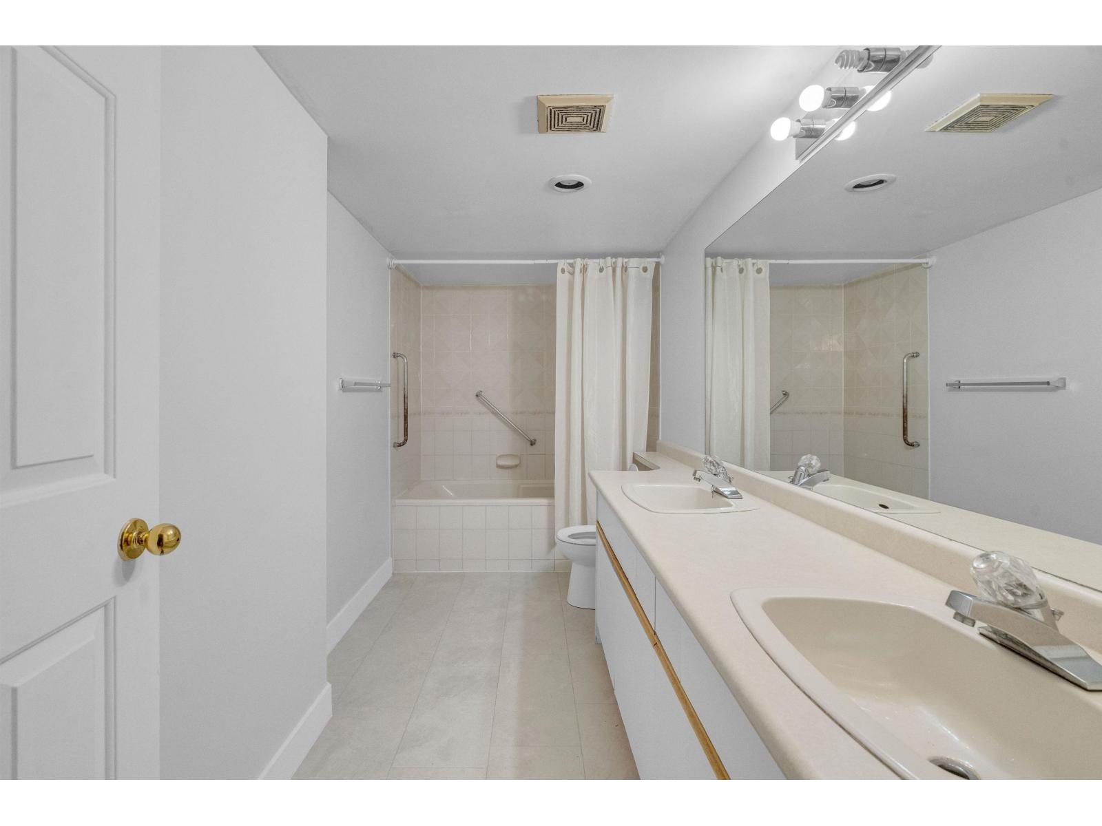 111 12101 80 Avenue Property Photo 15