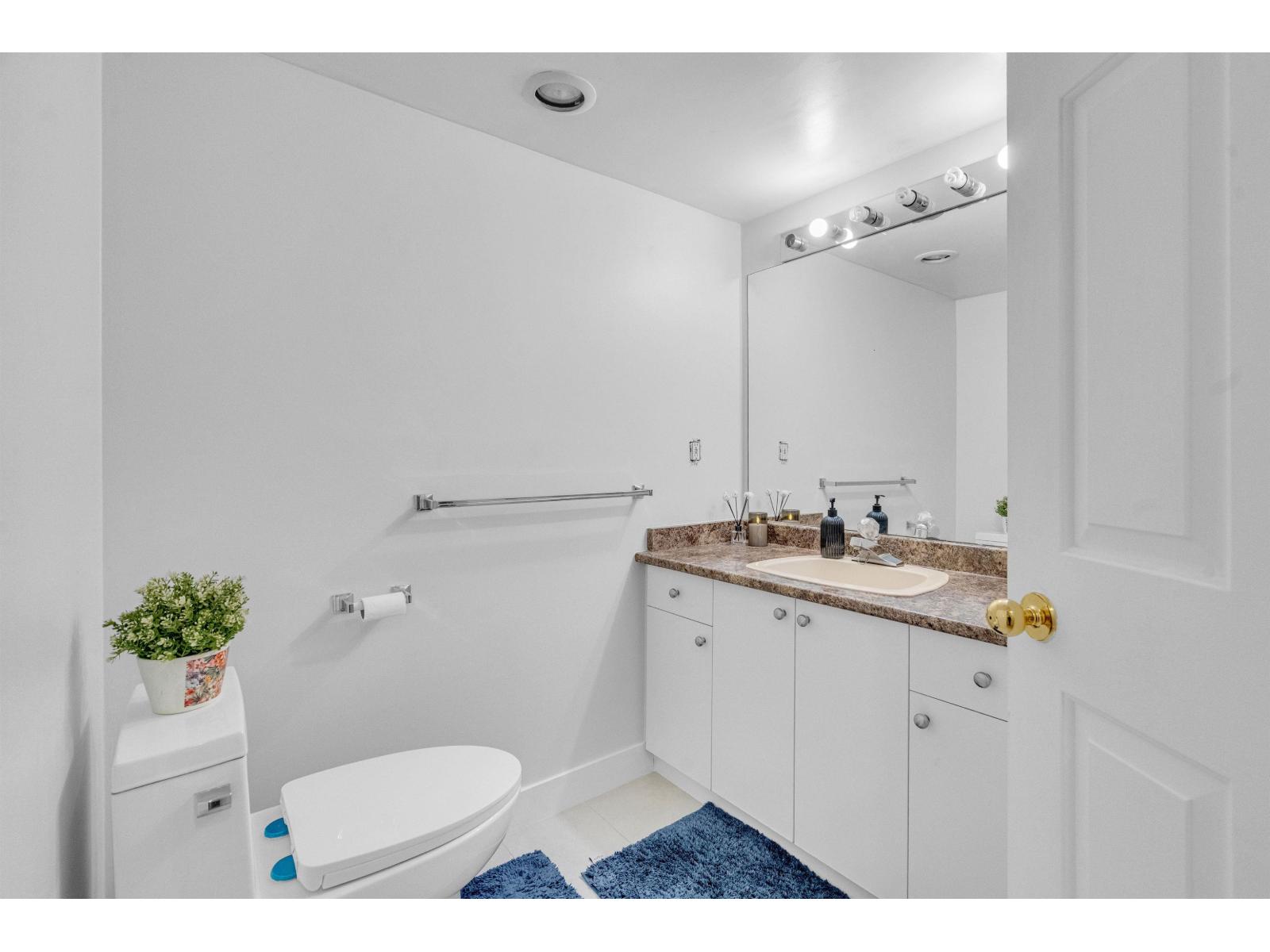 111 12101 80 Avenue Property Photo 17