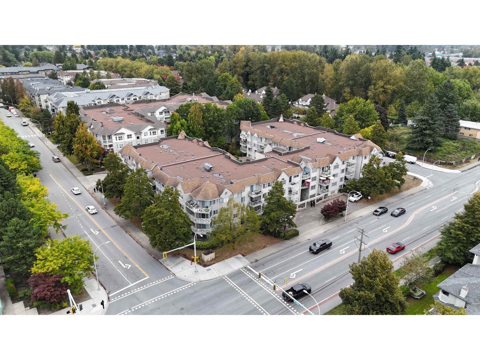 111 12101 80 Avenue Property Photo 36