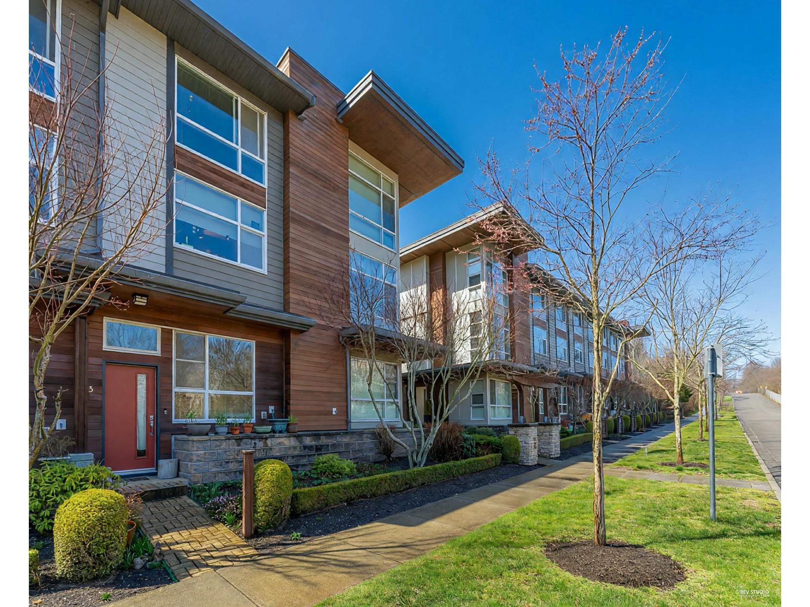 163 2228 162 Street Property Photo 2
