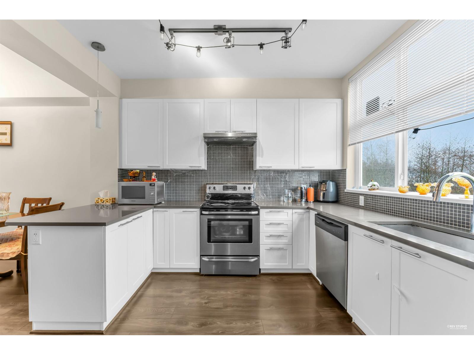 163 2228 162 Street Property Photo 10