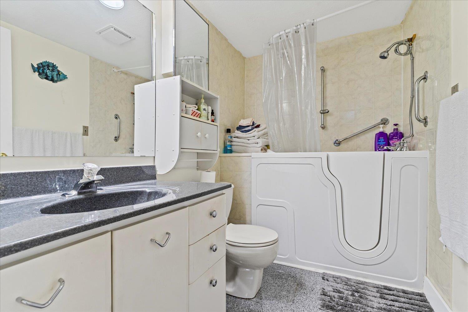 113 33030 George Ferguson Way Property Photo 26