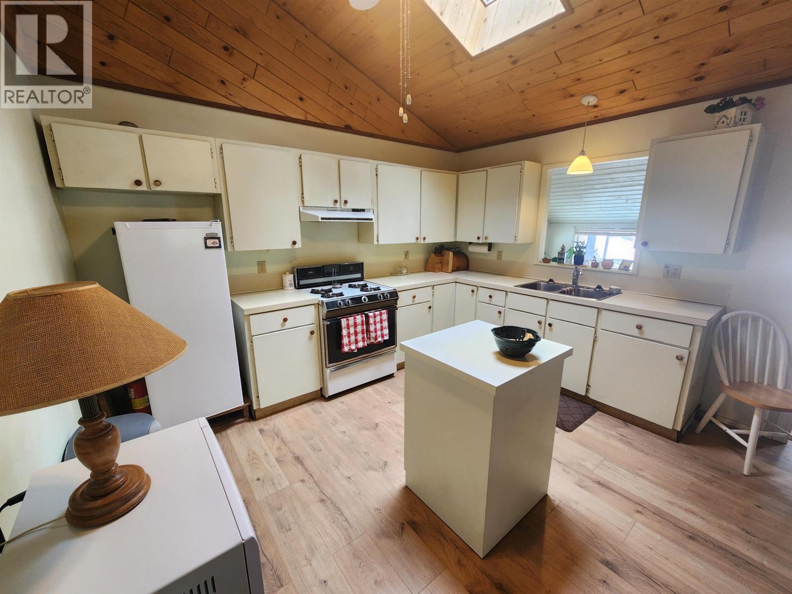 7344 E Young Lake Road Property Photo 25