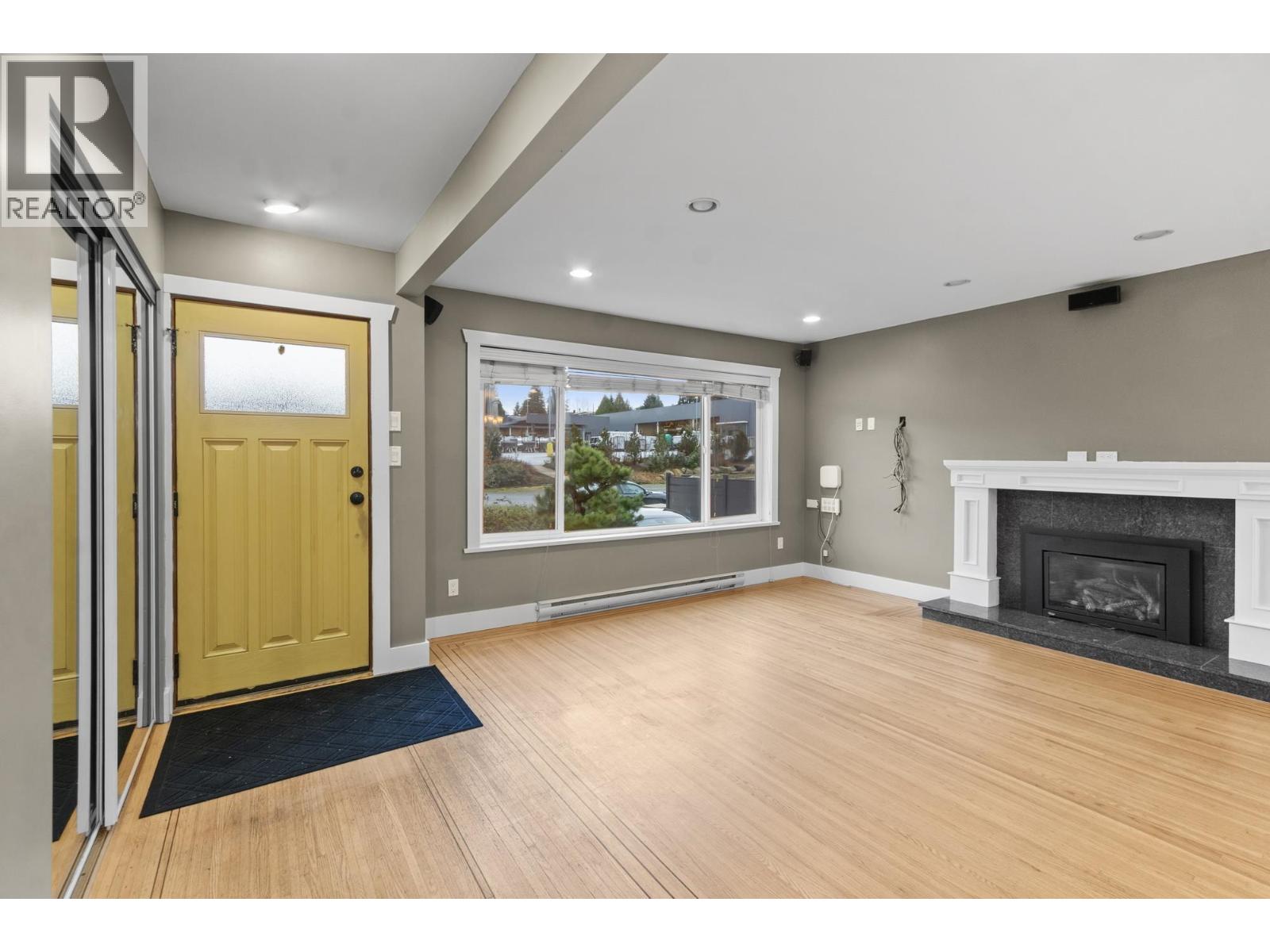 5745 LAUREL STREET Property Photo 1