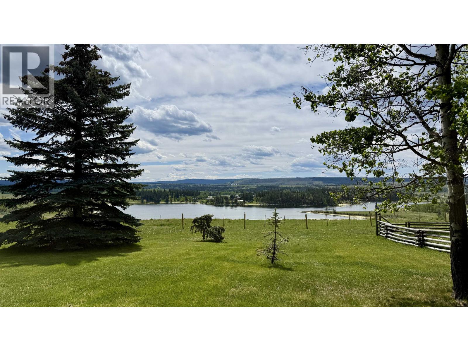 5466 Donsleequa Court Property Photo 2