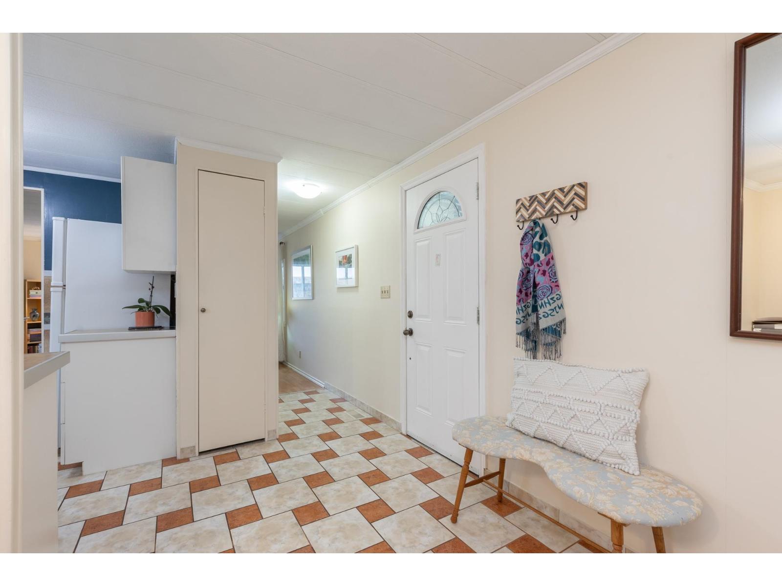 50 15875 20 Avenue Property Photo 9