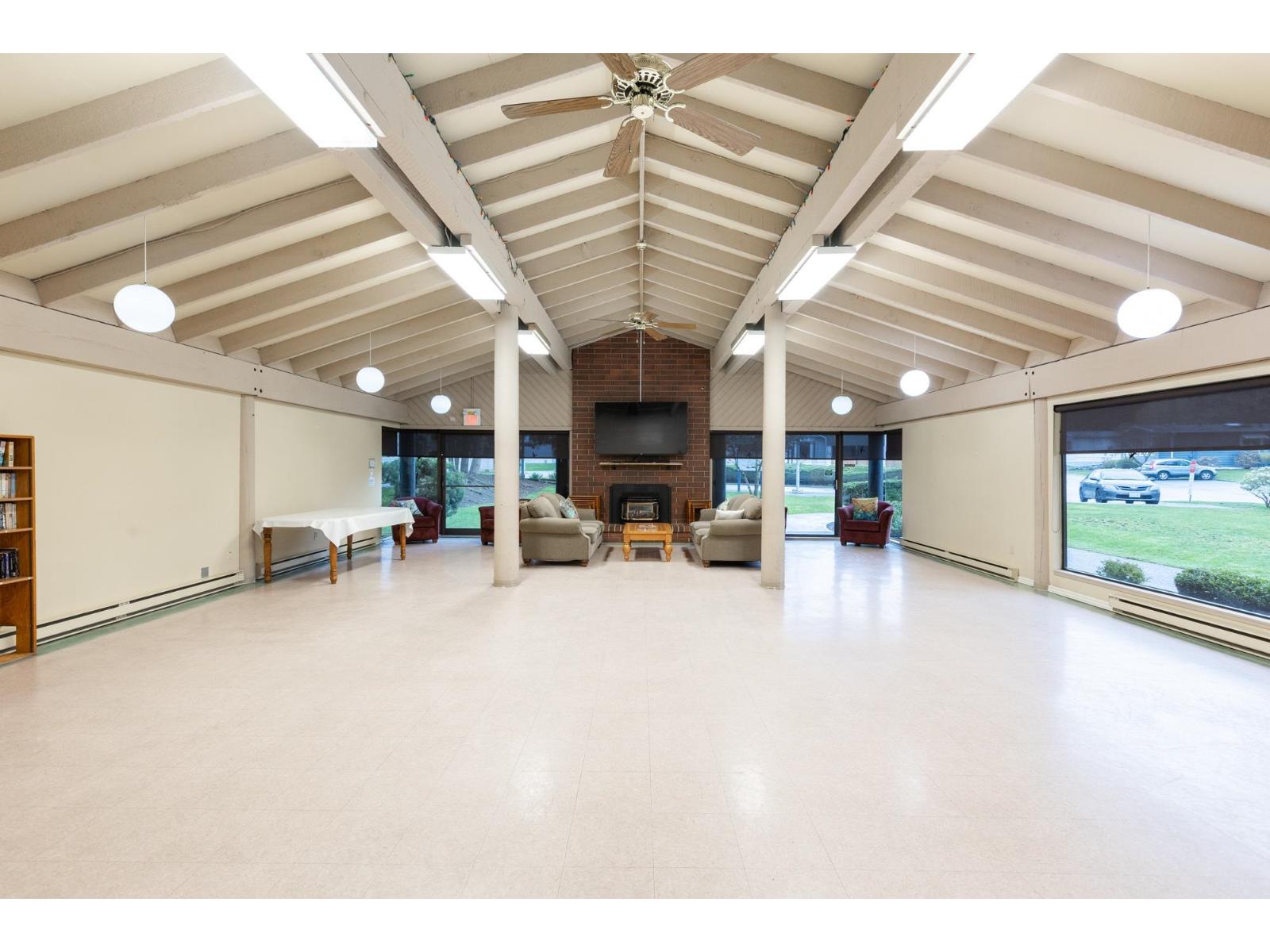 50 15875 20 Avenue Property Photo 27