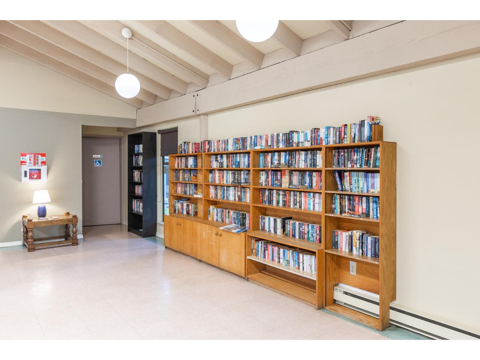 50 15875 20 Avenue Property Photo 29