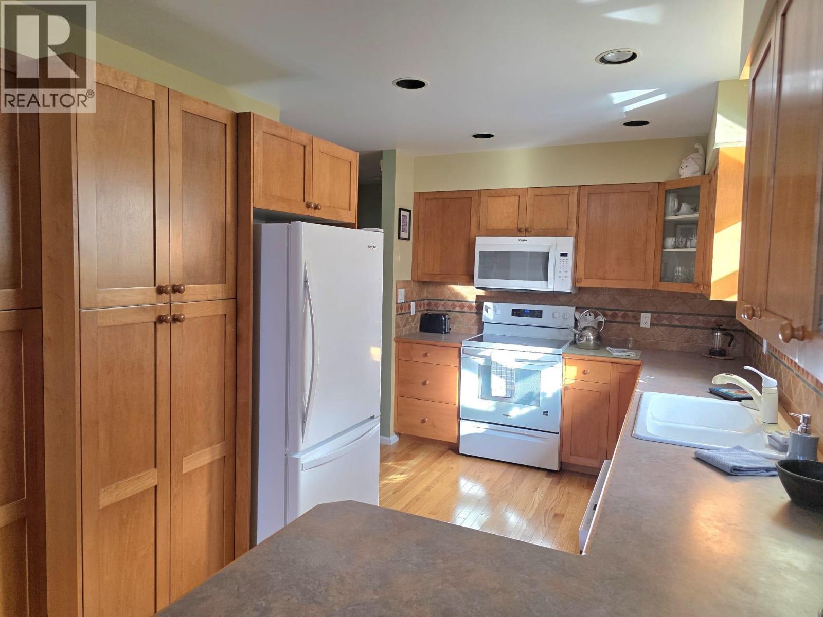 2813 Clifftop Lane Property Photo 10