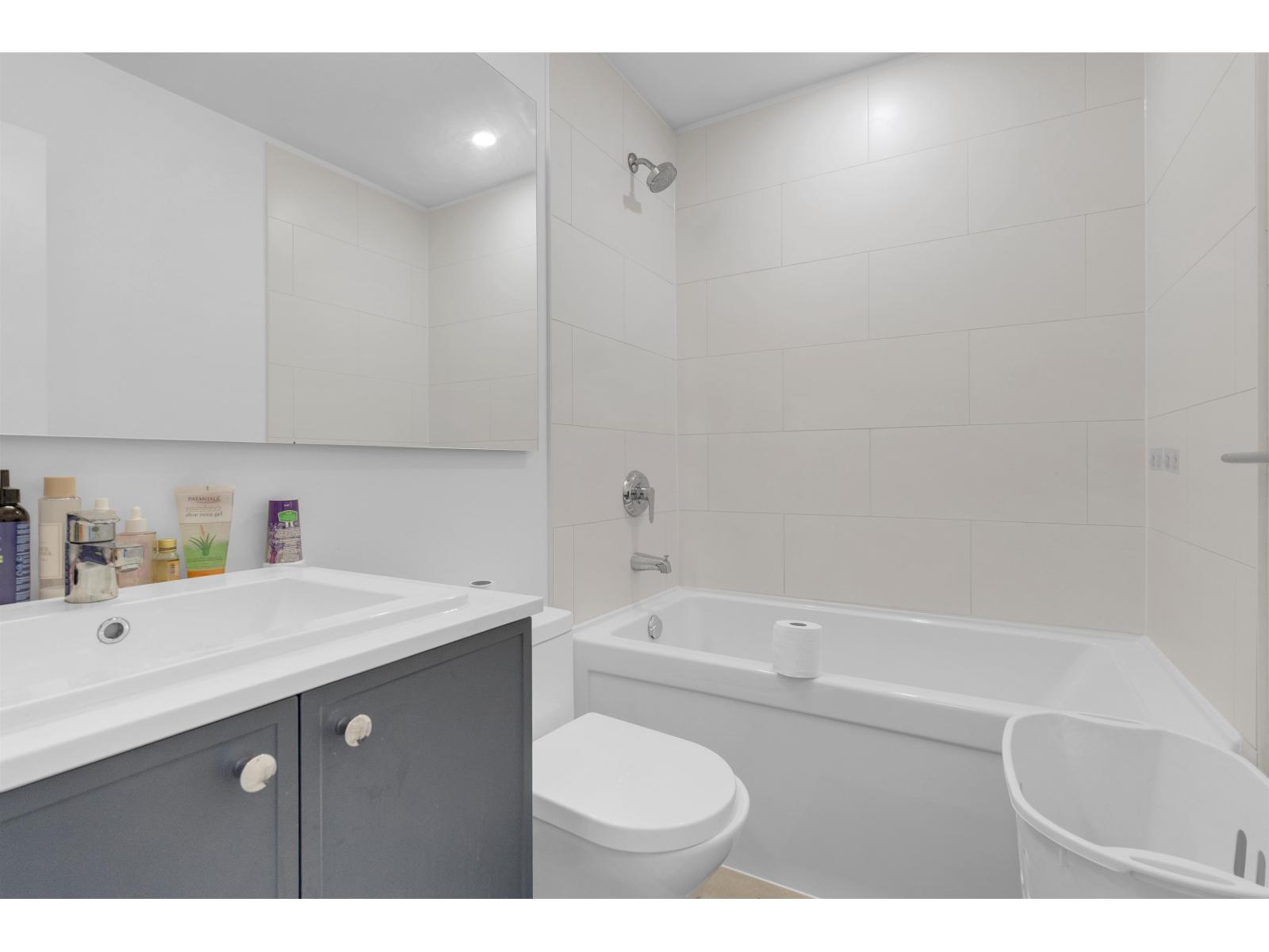 24 14151 58a Avenue Property Photo 14