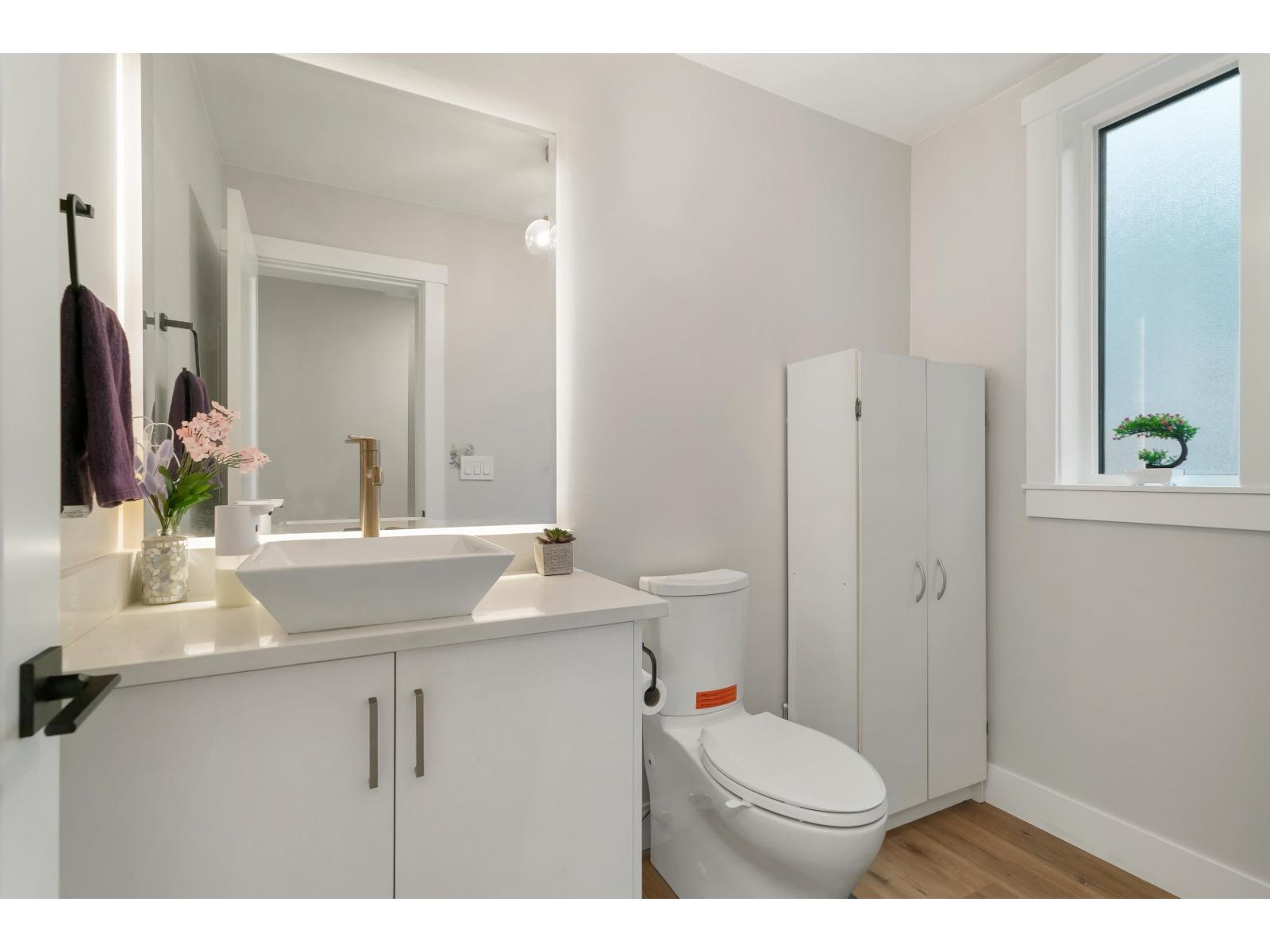 51 1639 162 Street Property Photo 9