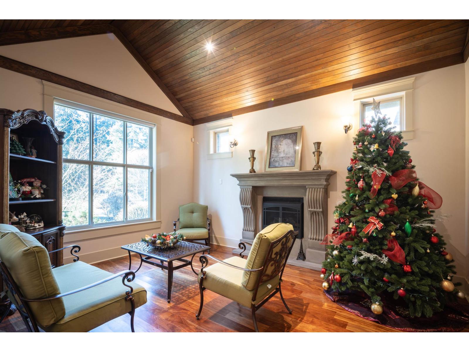 2080 136 Street Property Photo 5