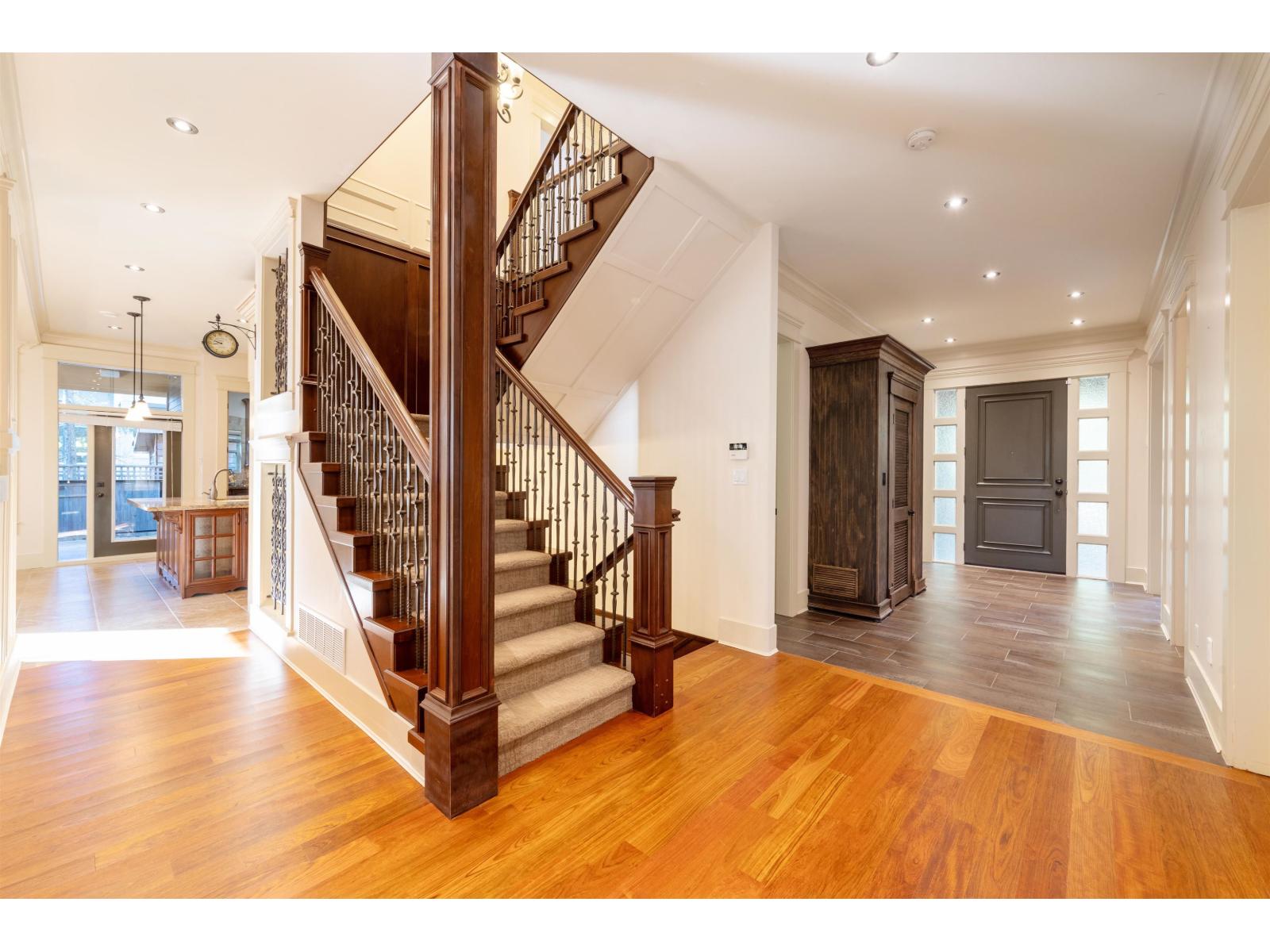 2080 136 Street Property Photo 6