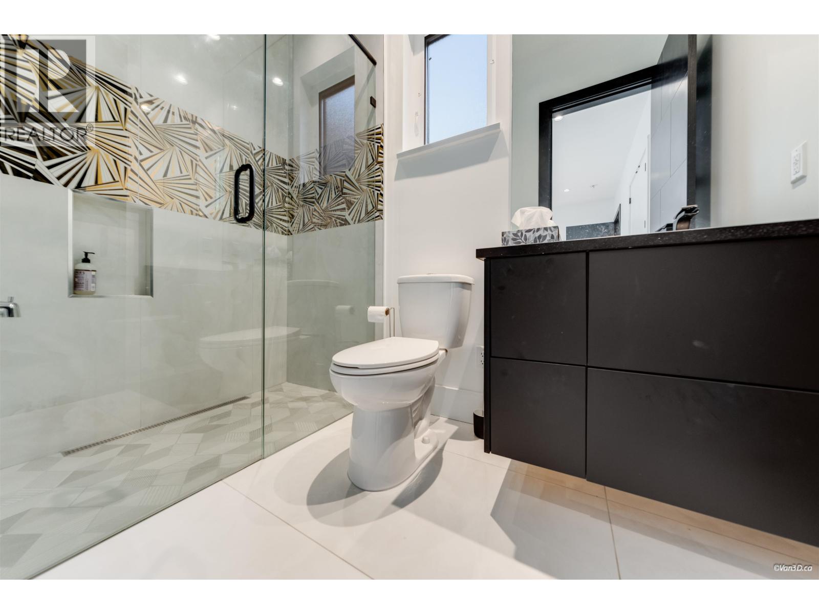 710 Ivy Avenue Property Photo 36