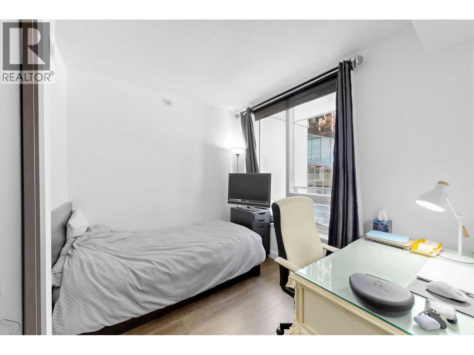351 38 Smithe Street Property Photo 17