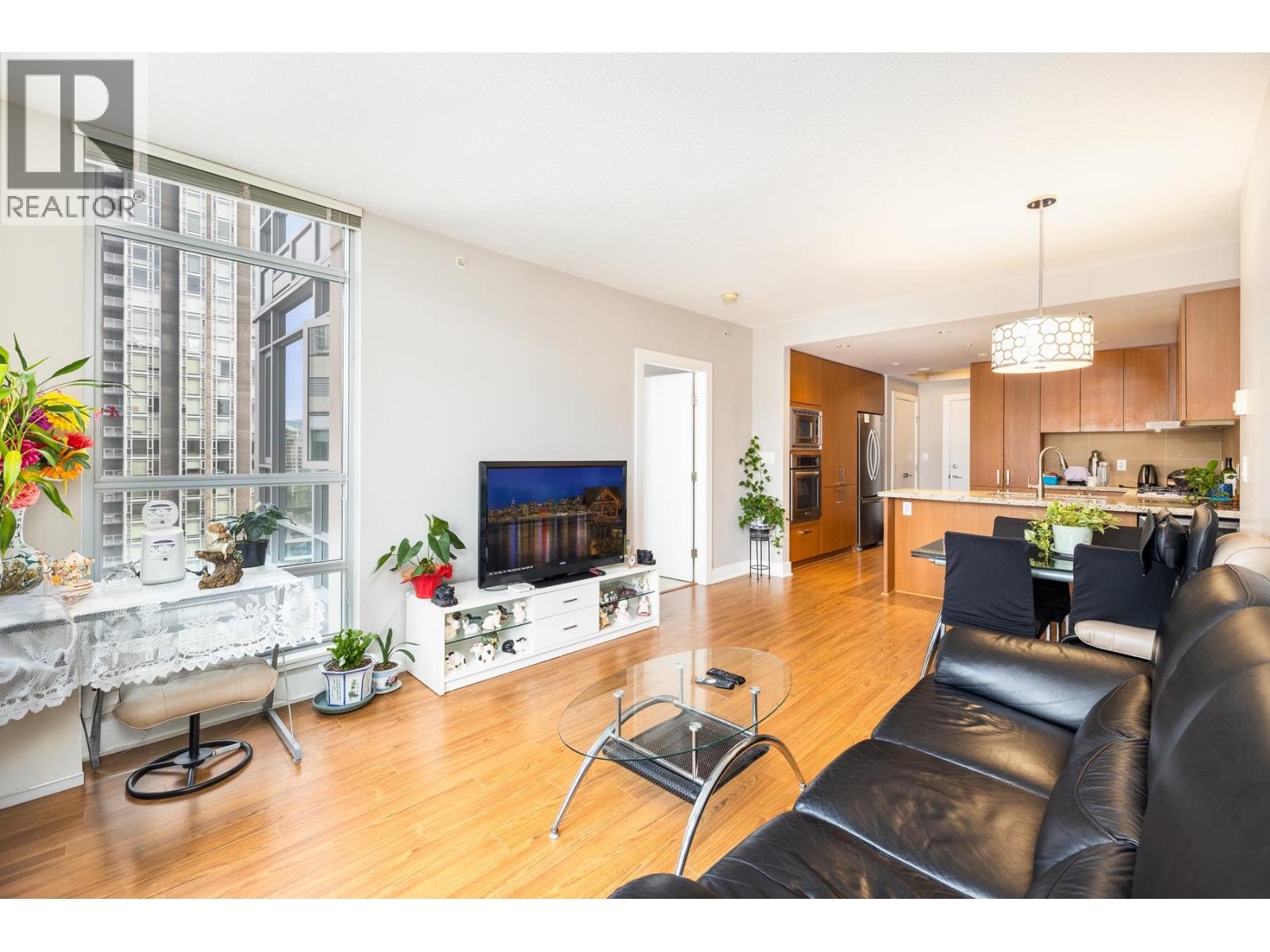 2206 1155 The High Street Property Photo 1
