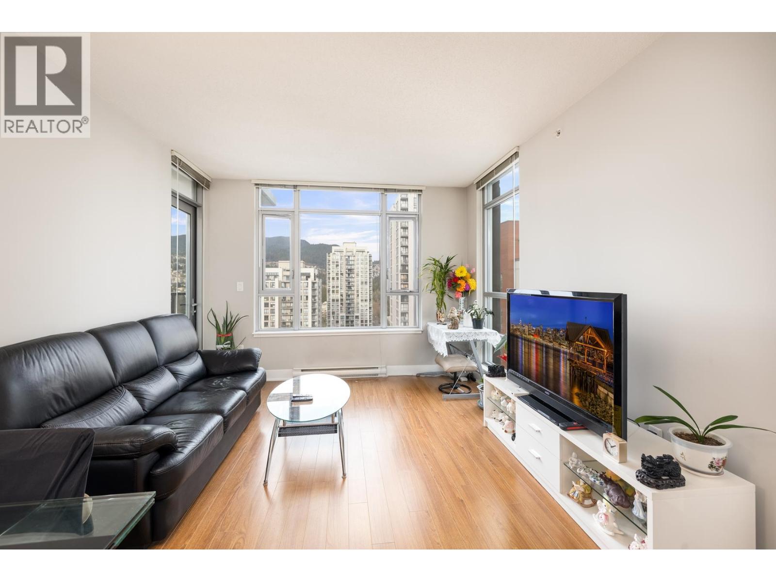 2206 1155 The High Street Property Photo 8