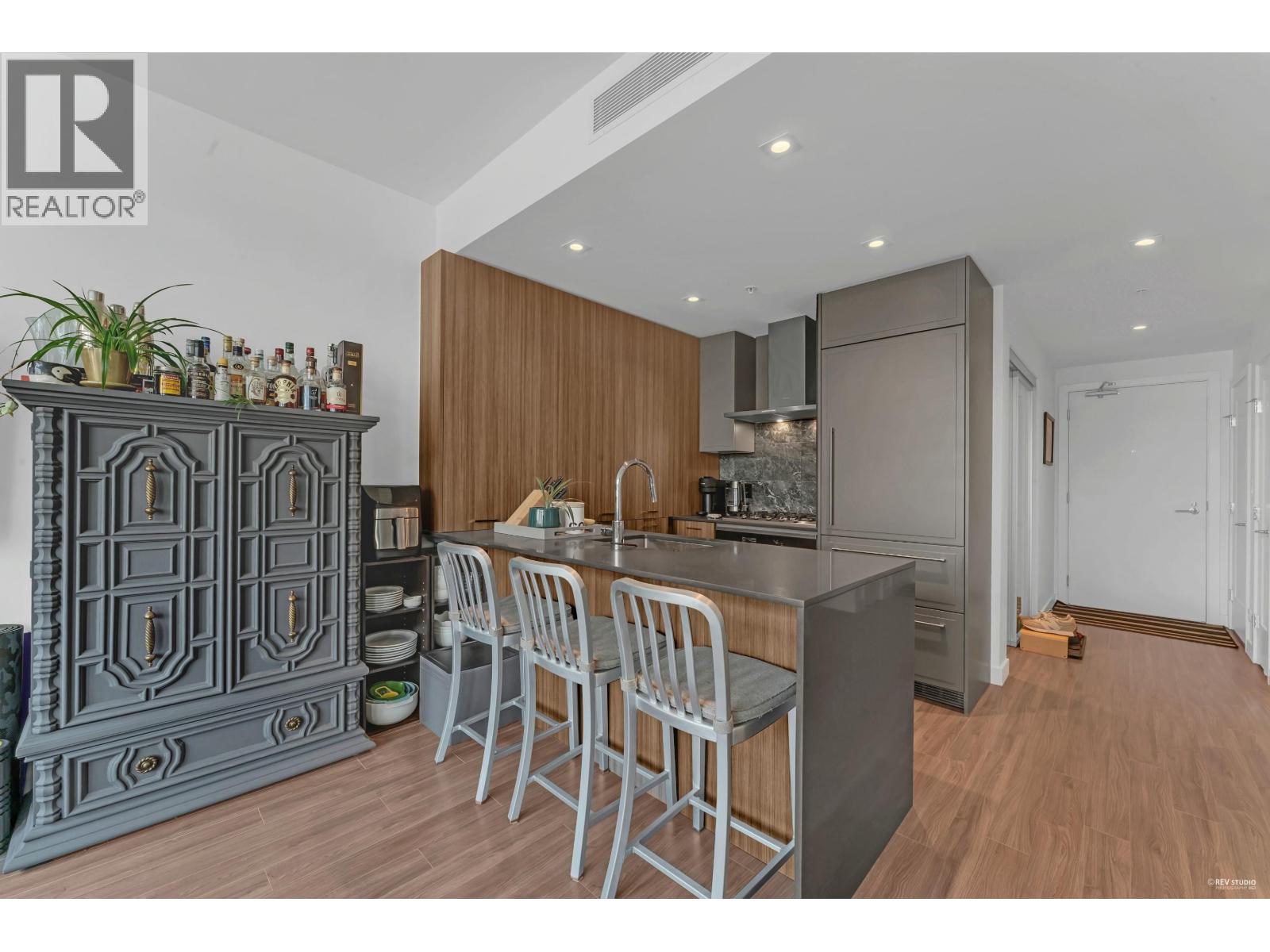 407 2288 ALPHA AVENUE Property Photo 1